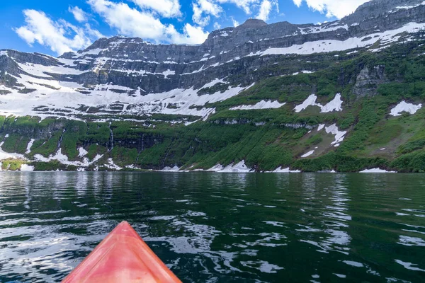 Cameron Lake Waterton Lakes National Park Seen Red — Foto Stock