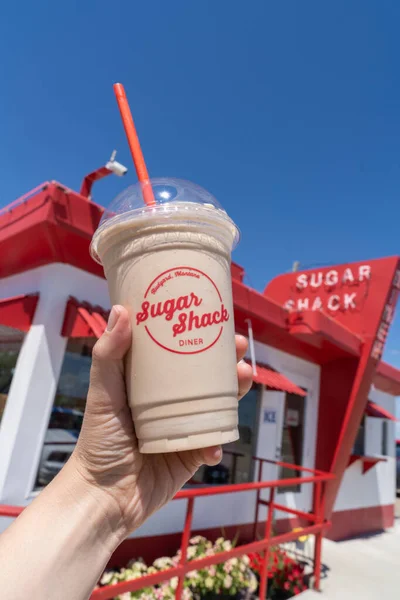 Rudyard Montana July 2022 Hand Holds Sugar Shack Diner Chocolate — Foto de Stock