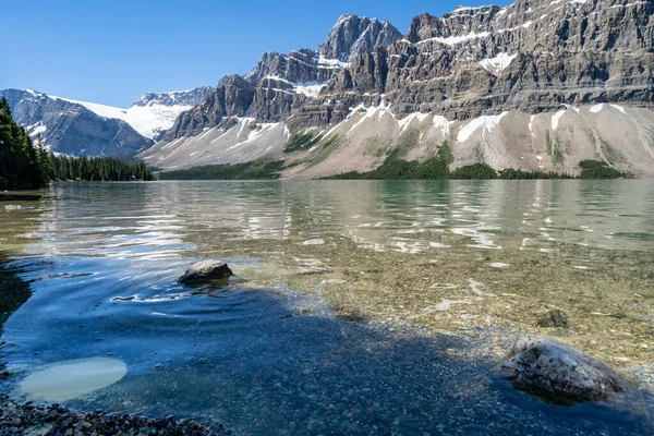 Bow Lake Στο Banff National Park Κατά Μήκος Του Παγόδρομου — Φωτογραφία Αρχείου