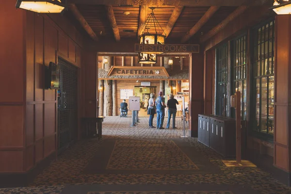 Wyoming Usa Juli 2022 Het Old Faithful Lodge Hotel Met — Stockfoto