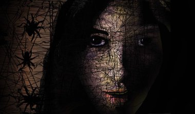 Genç bir kadın, yüzünde örümcek ağı gibi çizgiler ve yakınlardaki siluetli örümcekler ile araknofobiyle ilgili 3 boyutlu bir resimde görülüyor.