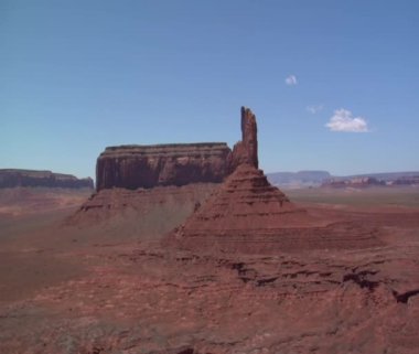 monument valley mittens helikopter kapı ile havadan çekim