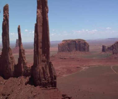 monument valley spires havadan çekim