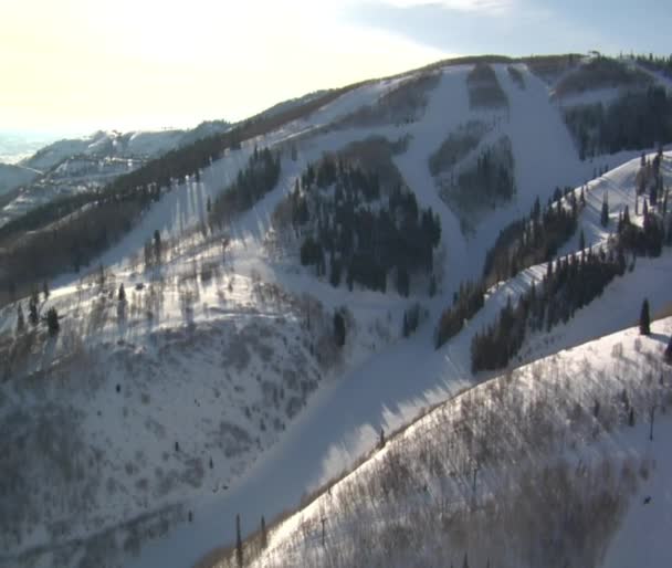 Légi felvétel a ski resort — Stock videók