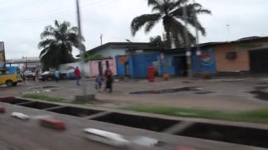 kinshasa Demokratik Kongo Cumhuriyeti'ndeki sokak satıcıları