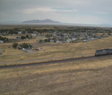 amtrak treni ve çöl Kent büyük Tuz Gölü ile hava atış