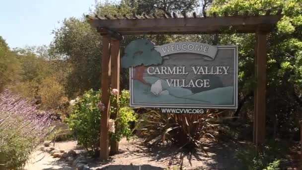 Carmel Valley Village California señal de bienvenida — Vídeos de Stock