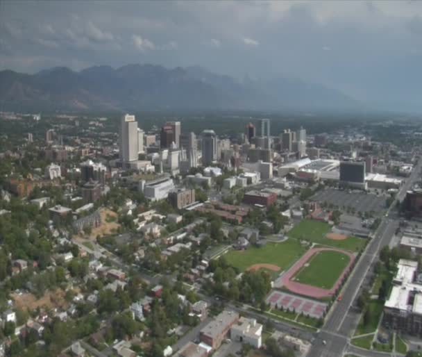 Flyfoto av sentrum av Salt Lake City Utah – stockvideo