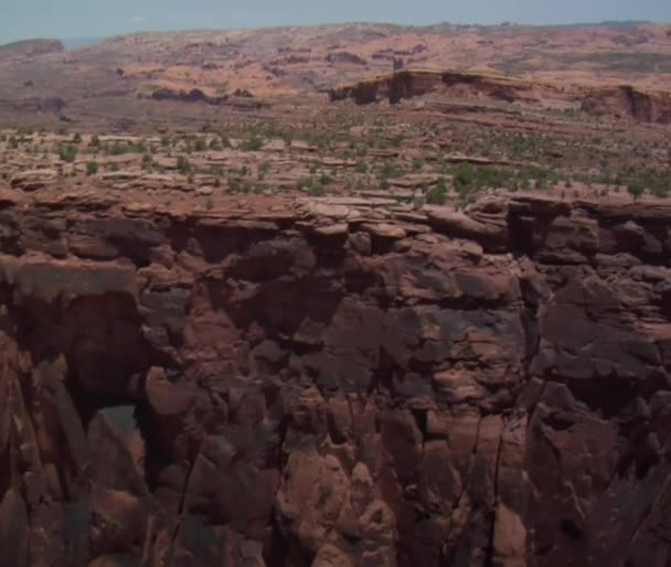 Zdjęcia lotnicze z redrock górskie Kolarstwo moab, utah — Wideo stockowe