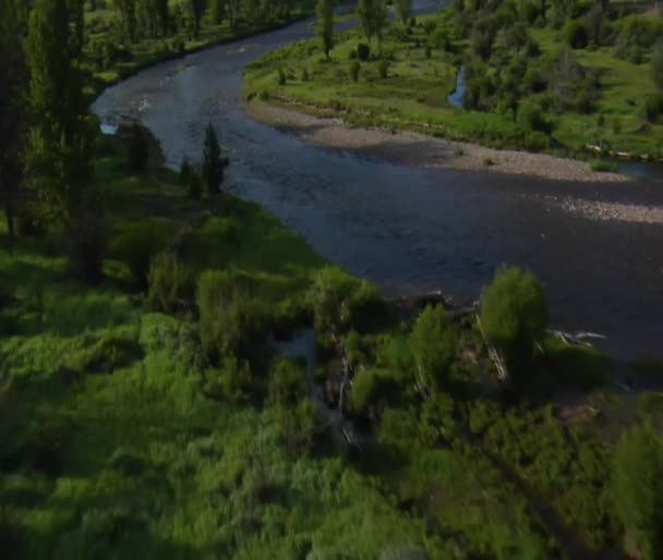 Vue aérienne de Green Valley avec River 