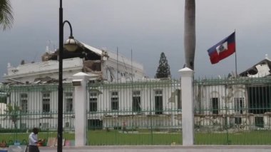sermaye Binası mahvetti ve port-au-prince haiti bayrak