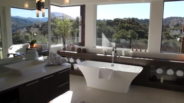 Luxuriöses modernes Badezimmer — Stockvideo