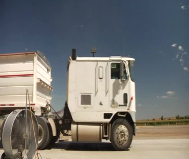 semitruck sürücüler tarafından elektrikli fanlar