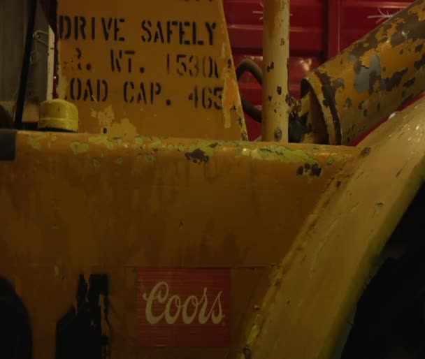 Safety sign and Coors beer sign — Stock Video