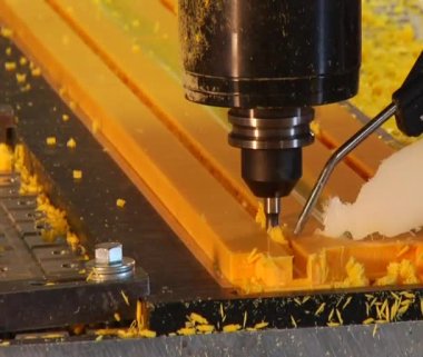 Endüstriyel freze makinesi oyma plastik parça yakın çekim