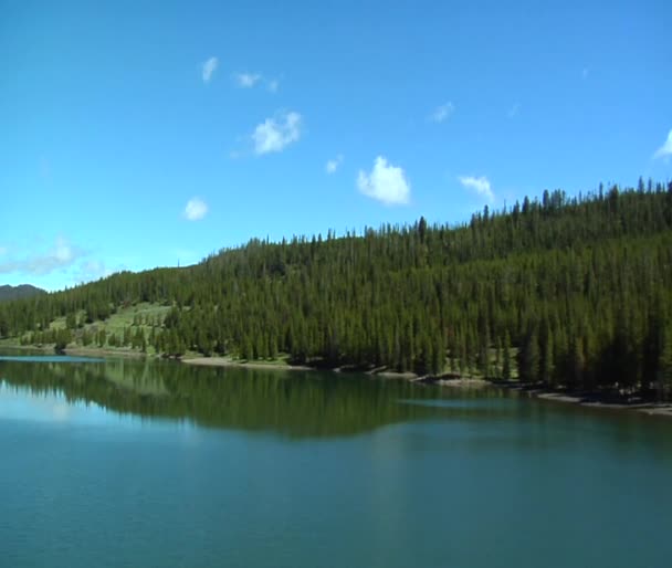 Antenn av hyalite reservoar nära bozeman montana — Stockvideo