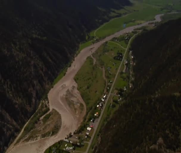 Yellowstone rivier in de buurt van livington montana — Stockvideo