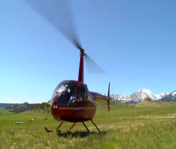 Red helicopter — Stock Video