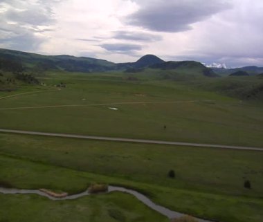 vadi otoyolda araba araba