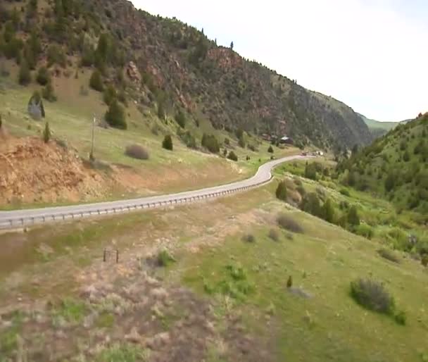 Semi trucks on mountain highway — Stock Video