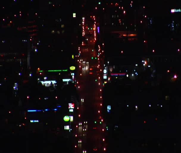 Dopravní a barevná světla v noci — Stock video