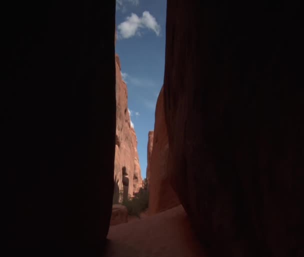 Canyon de fente de rocher rouge — Video