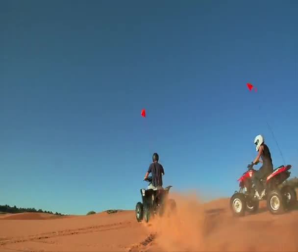 Alta velocidade do obturador ATV pilotos em padrões — Vídeo de Stock