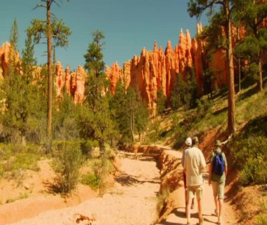 yürüyüşçüler bryce canyon Milli Parkı