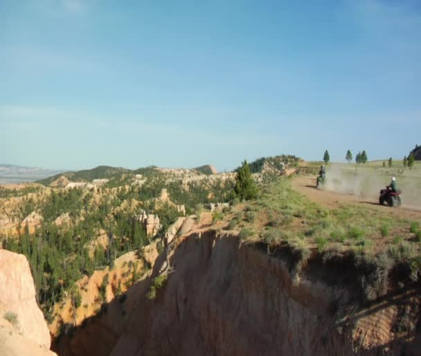 Bryce national Park and ATV riders — Stock Video