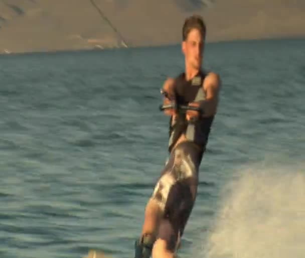 Genç çocuk wakeboarding — Stok video