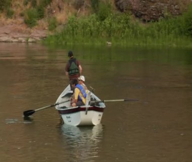 Flyfishing drift tekne sakin su