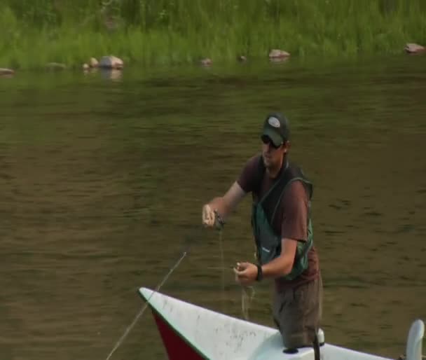 Saída de pescadores de mosca a tiro largo de Rio — Vídeo de Stock