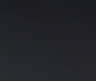 yakın çekim geçen sarı yol çizgileri