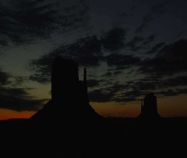 Tijdspanne van monument valley zonsopgang — Stockvideo