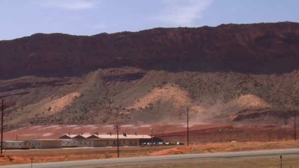 Viento sopla relaves de uranio cerca de Moab Utah — Vídeos de Stock