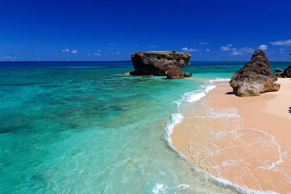 Nádherná pláž v okinawa — Stock fotografie