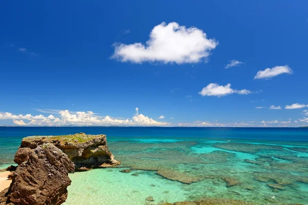 Praia bonita em Okinawa — Fotografia de Stock