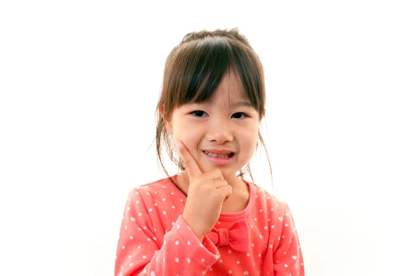 Yüzünde gülümseme mutlu Asyalı kız — Stok fotoğraf