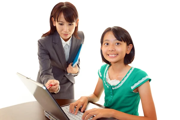 Menina com notebook — Fotografia de Stock