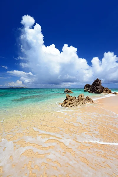 Praia bonita em Okinawa — Fotografia de Stock
