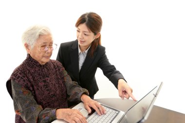 üst düzey Bayan bilgisayar sahiptir