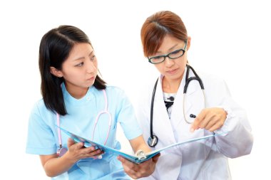 iki doktor görüşüyorlar