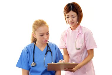 Doktorlar ve hemşireler ele alınmıştır