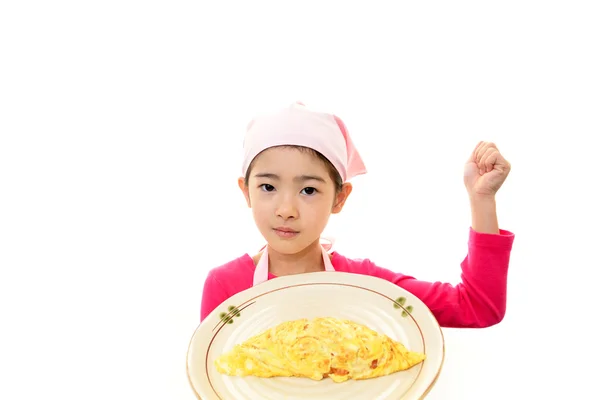 Sorrindo menina segurando comida — Fotografia de Stock