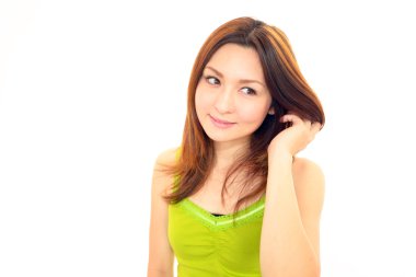 güzel bir genç kadın saçlarını dokunmadan