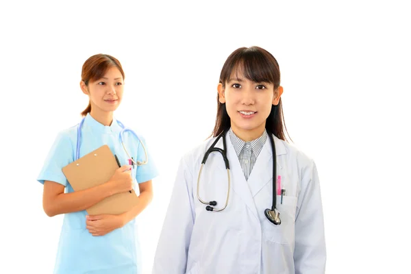 Sorrindo asiático médico e enfermeira — Fotografia de Stock