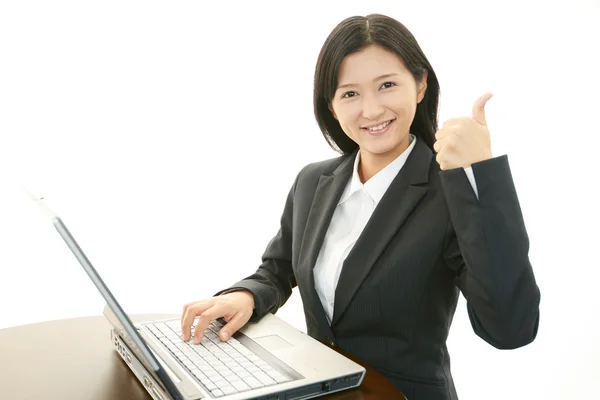 Mujer de negocios disfrutando del éxito — Foto de Stock