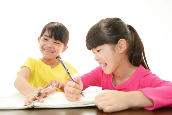 Meninas estudando — Fotografia de Stock