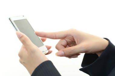 bir cep telefonu tutan