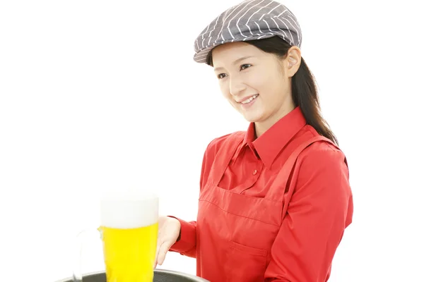 Młoda kelnerka pracy — Zdjęcie stockowe